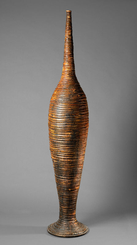 Carved Ocre terre de sienne