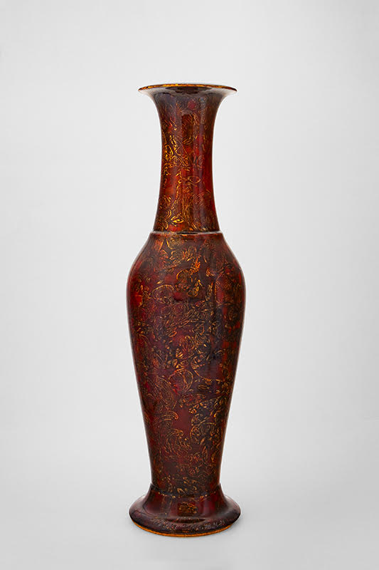 Neoclassical vase Dentelle d’Asie floral acajou 